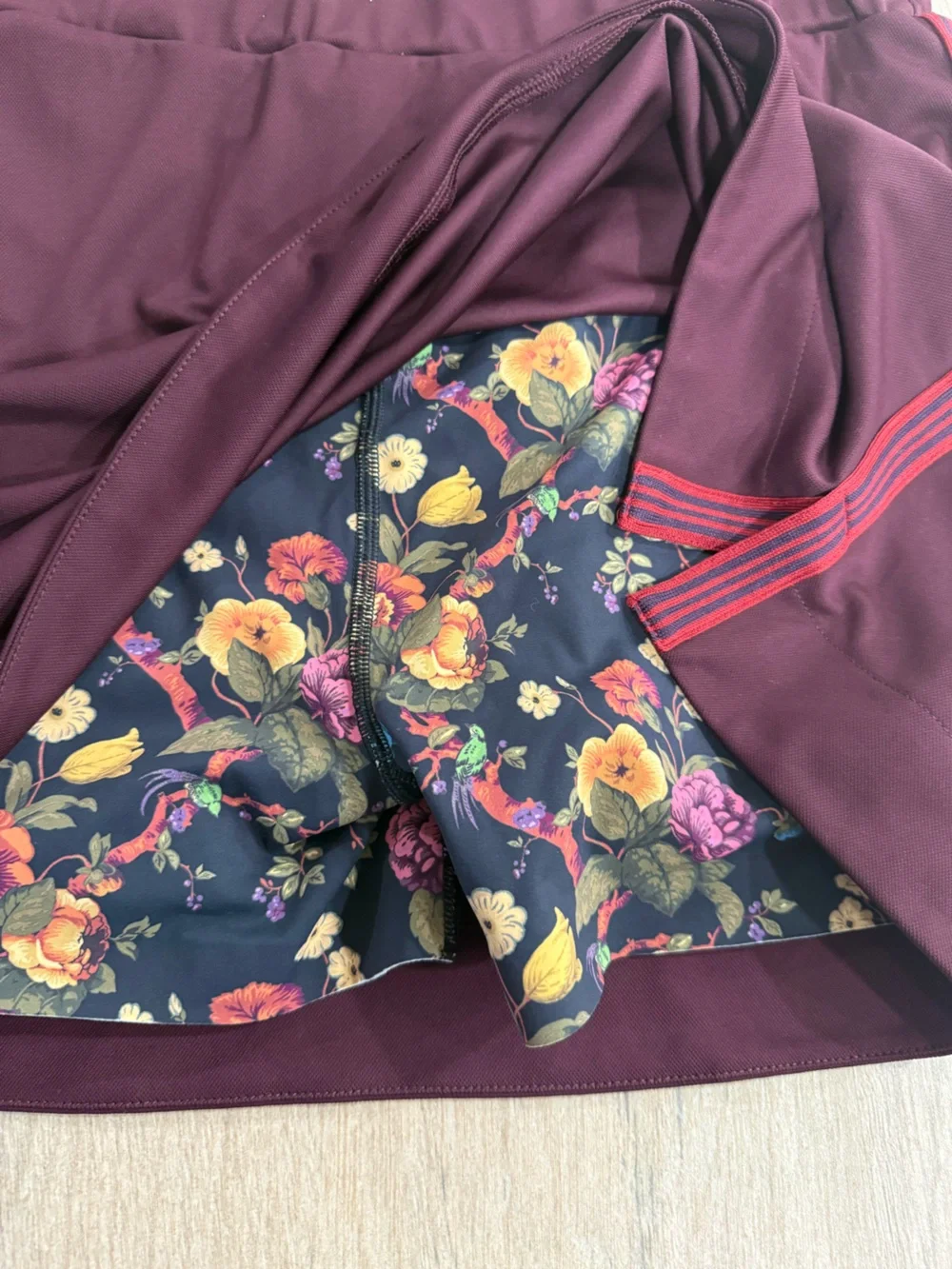 Tuckernuck Karrie Golf Skirt Wine Fall Burgundy Performance Stretch Skort Sz Med